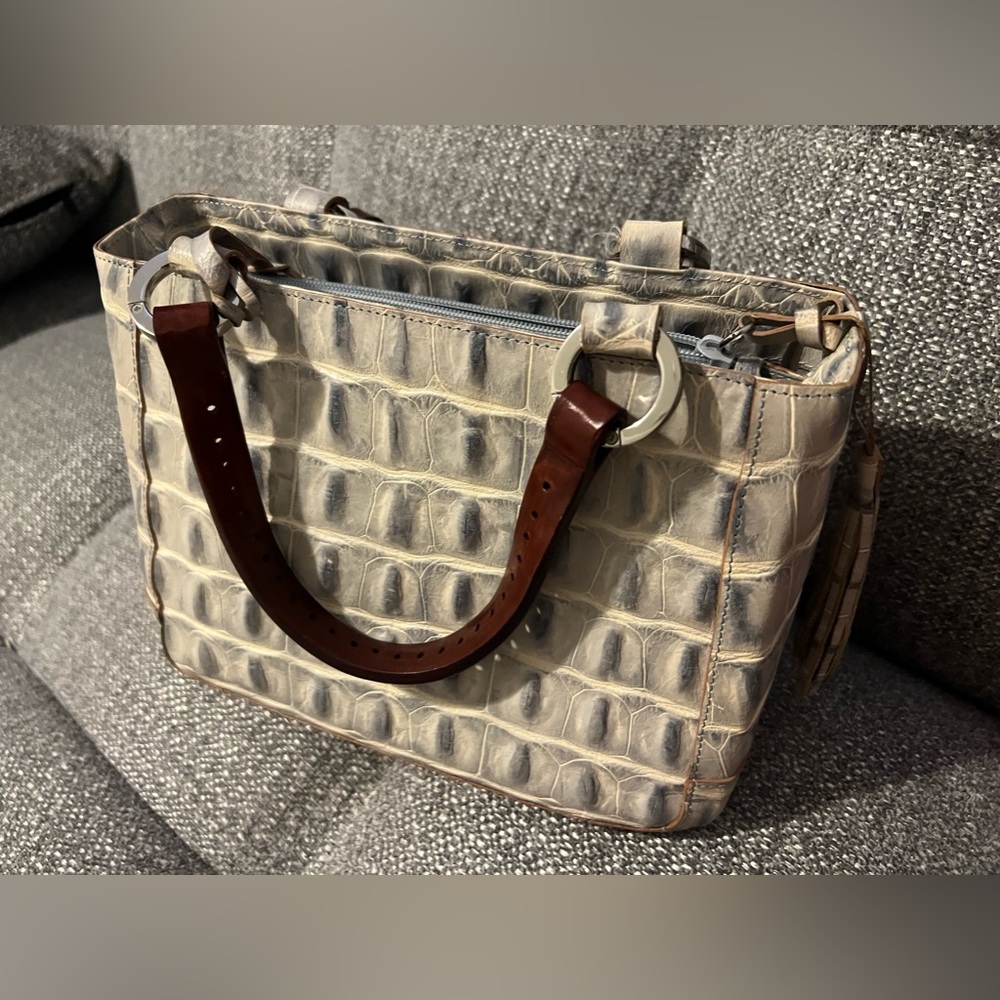 Hand bag